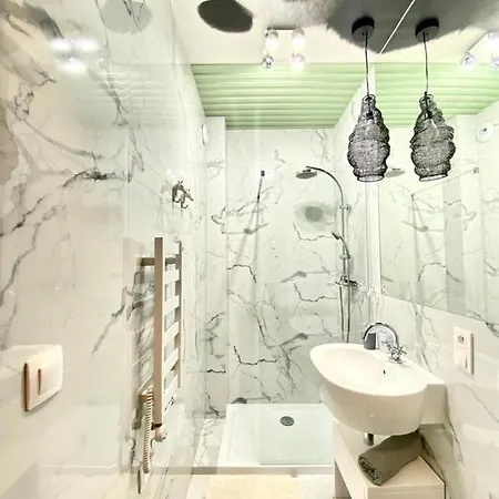 Luxury Panda In Old Town Krakkó