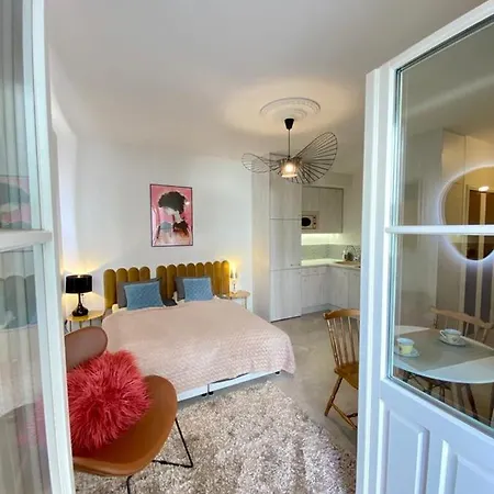 Luxury Panda In Old Town *